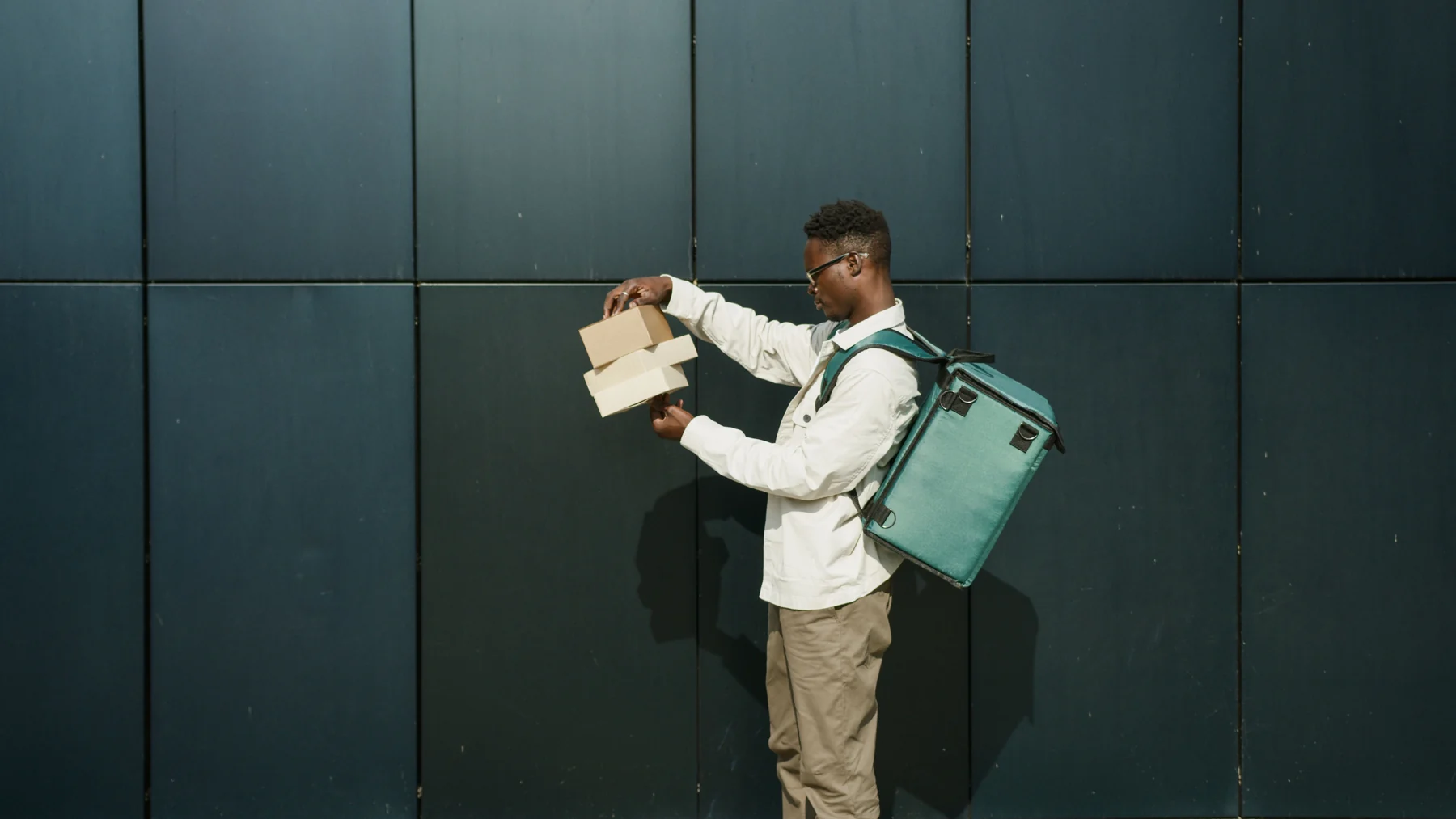 Courier handling parcels